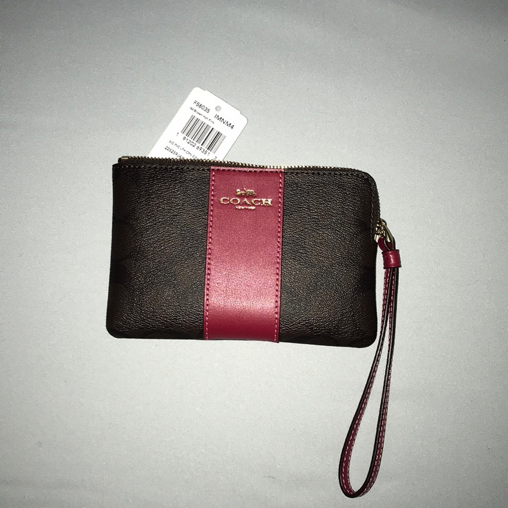 *NWT* Coach wristlet